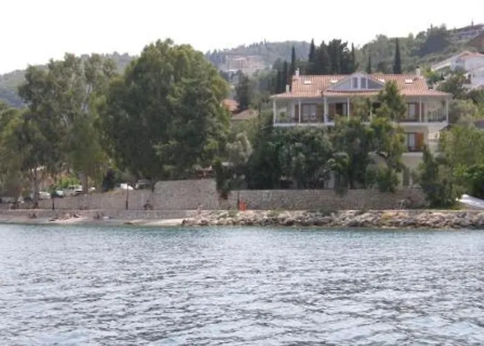 Tzeni Villa