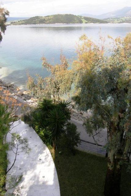 Tzeni Appartement *