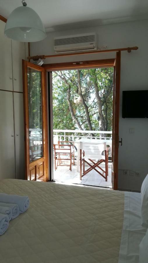 Tzeni Appartement *