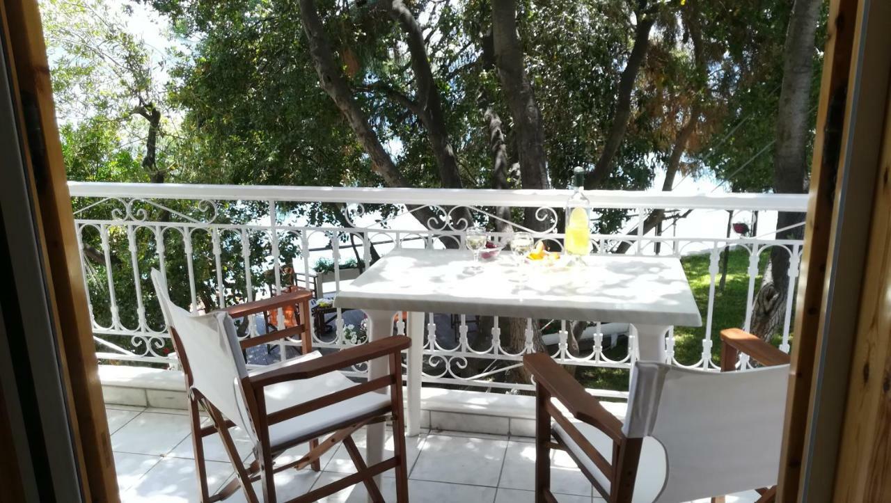 Tzeni * Lygia (Lefkada)