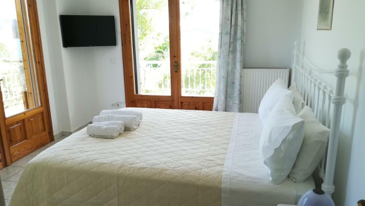 Tzeni Appartement *